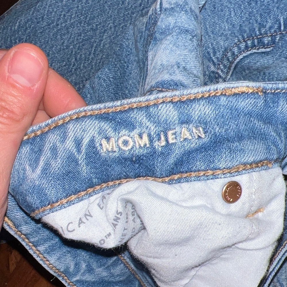 American Eagle Outfitters Light Blue Distressed Boyfriend Jeans - Picture 6 of 7